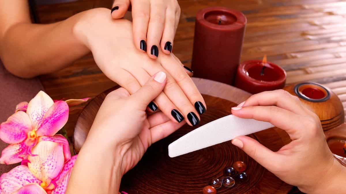 VLCC Manicure Package